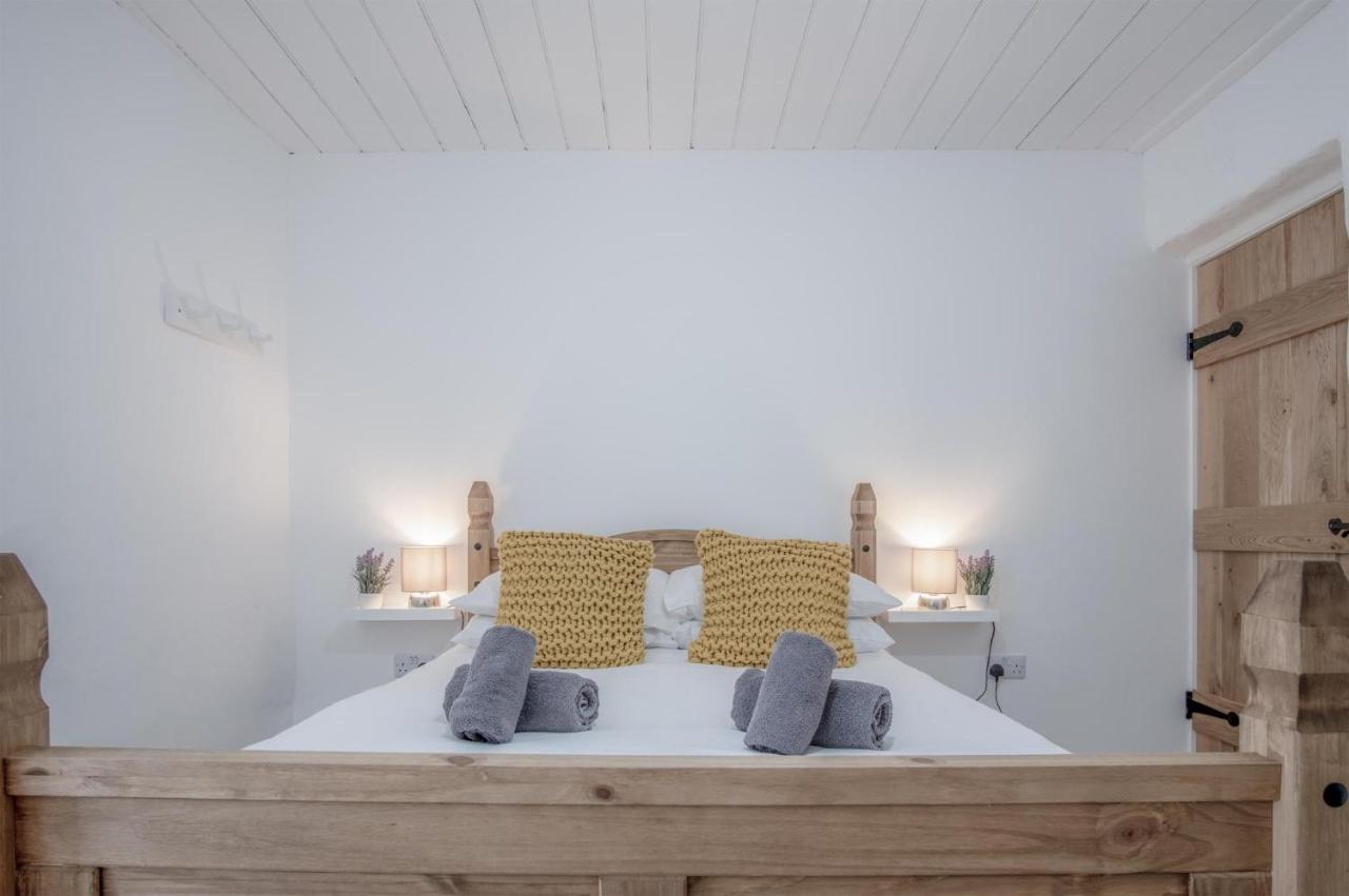 Brook Cottage - 2 Bedroom Cottage - Dale ภายนอก รูปภาพ