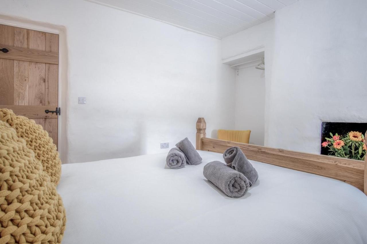 Brook Cottage - 2 Bedroom Cottage - Dale ภายนอก รูปภาพ