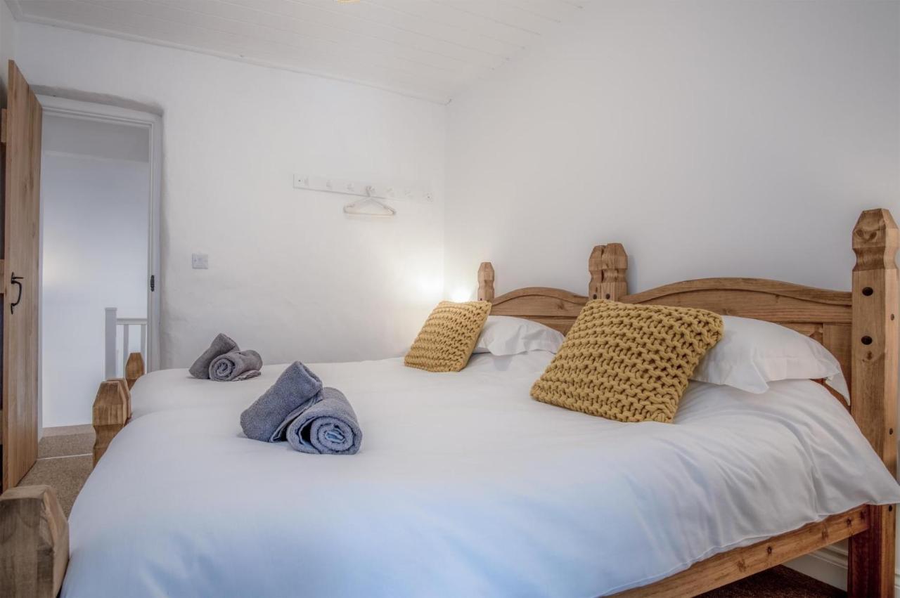 Brook Cottage - 2 Bedroom Cottage - Dale ภายนอก รูปภาพ