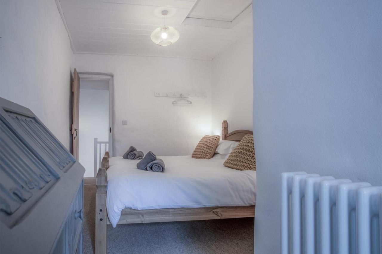 Brook Cottage - 2 Bedroom Cottage - Dale ภายนอก รูปภาพ